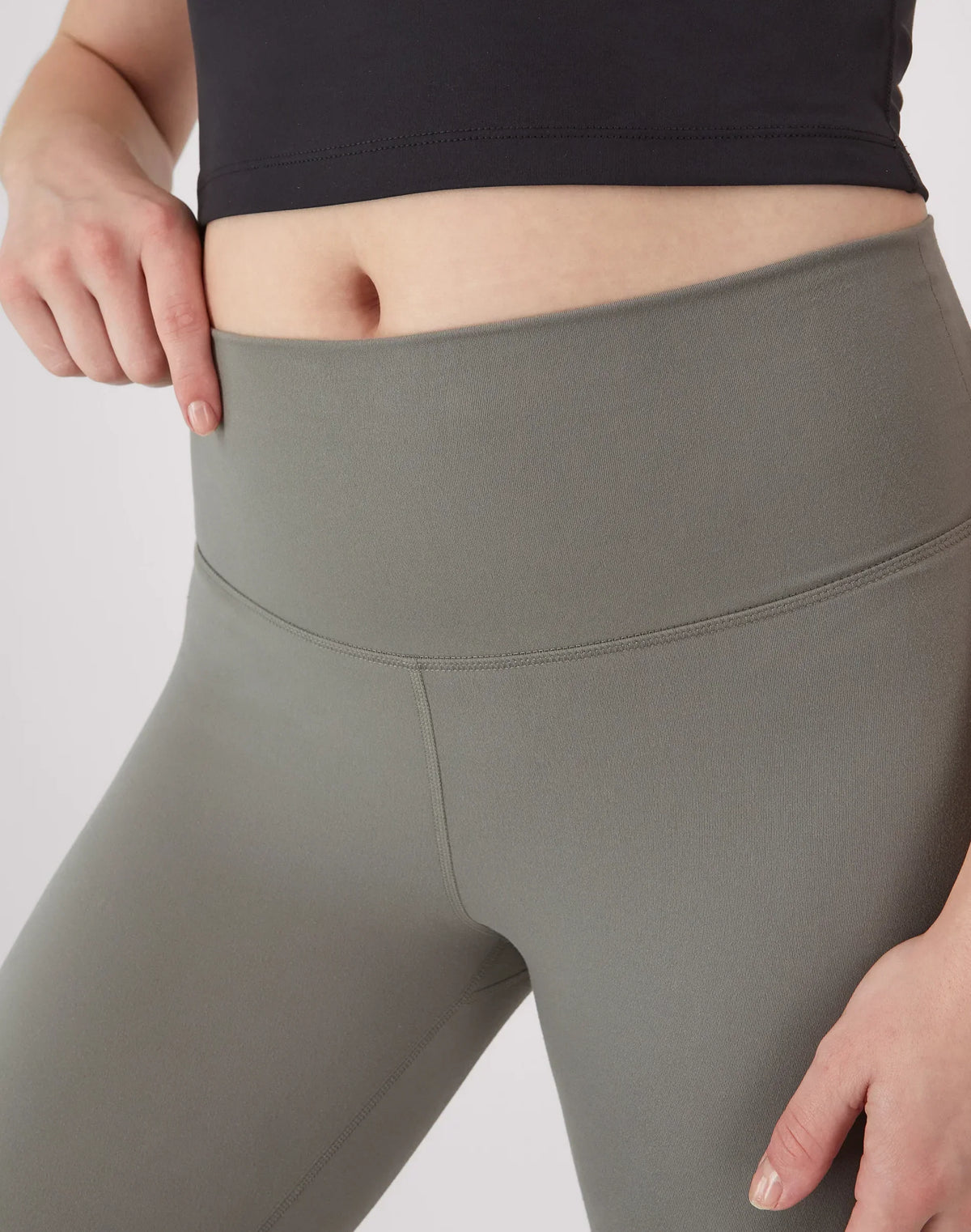 Hanes Moves Leak Protection 7/8 Leggings, 25"